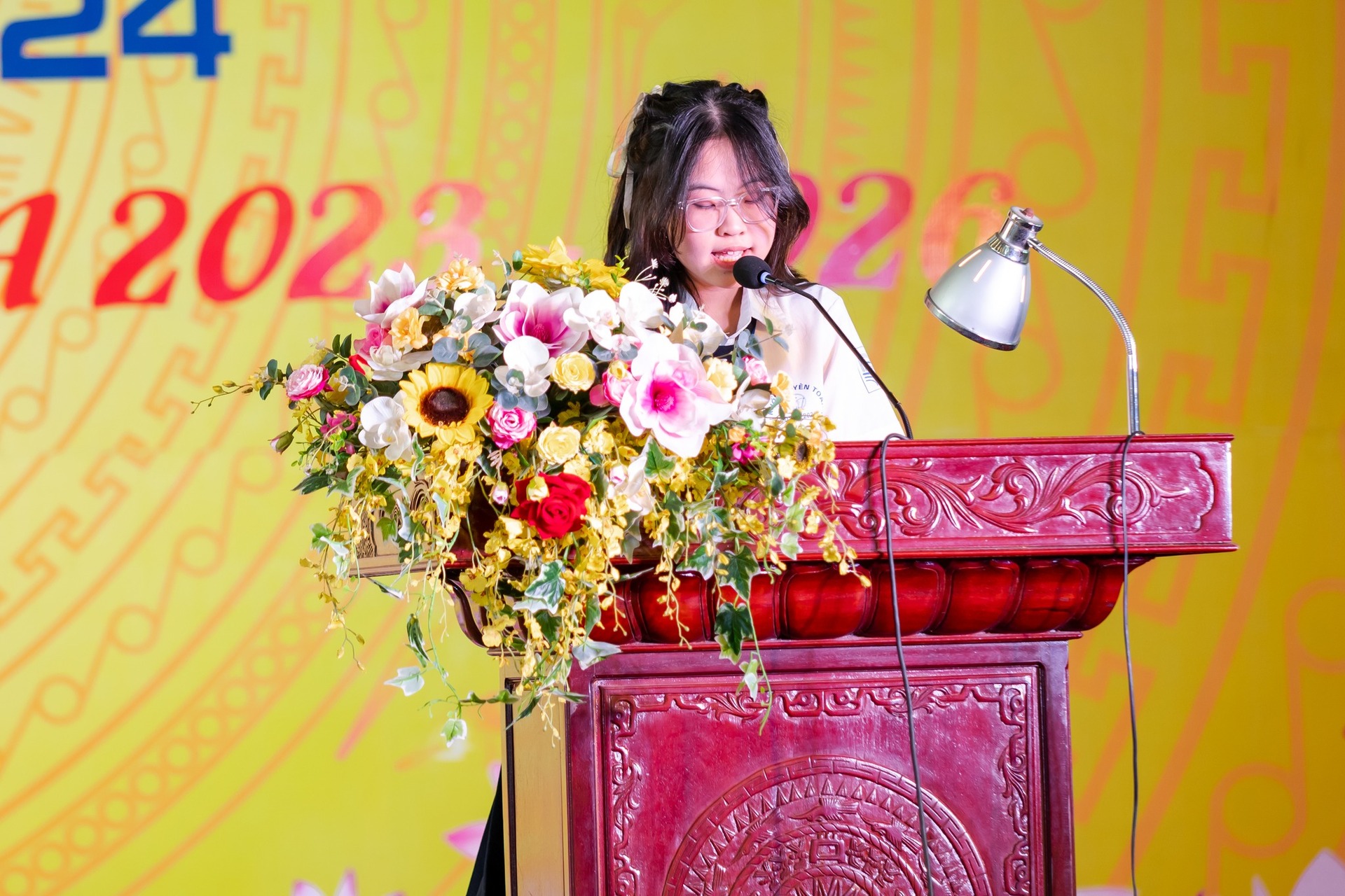 Nhấn để phóng to